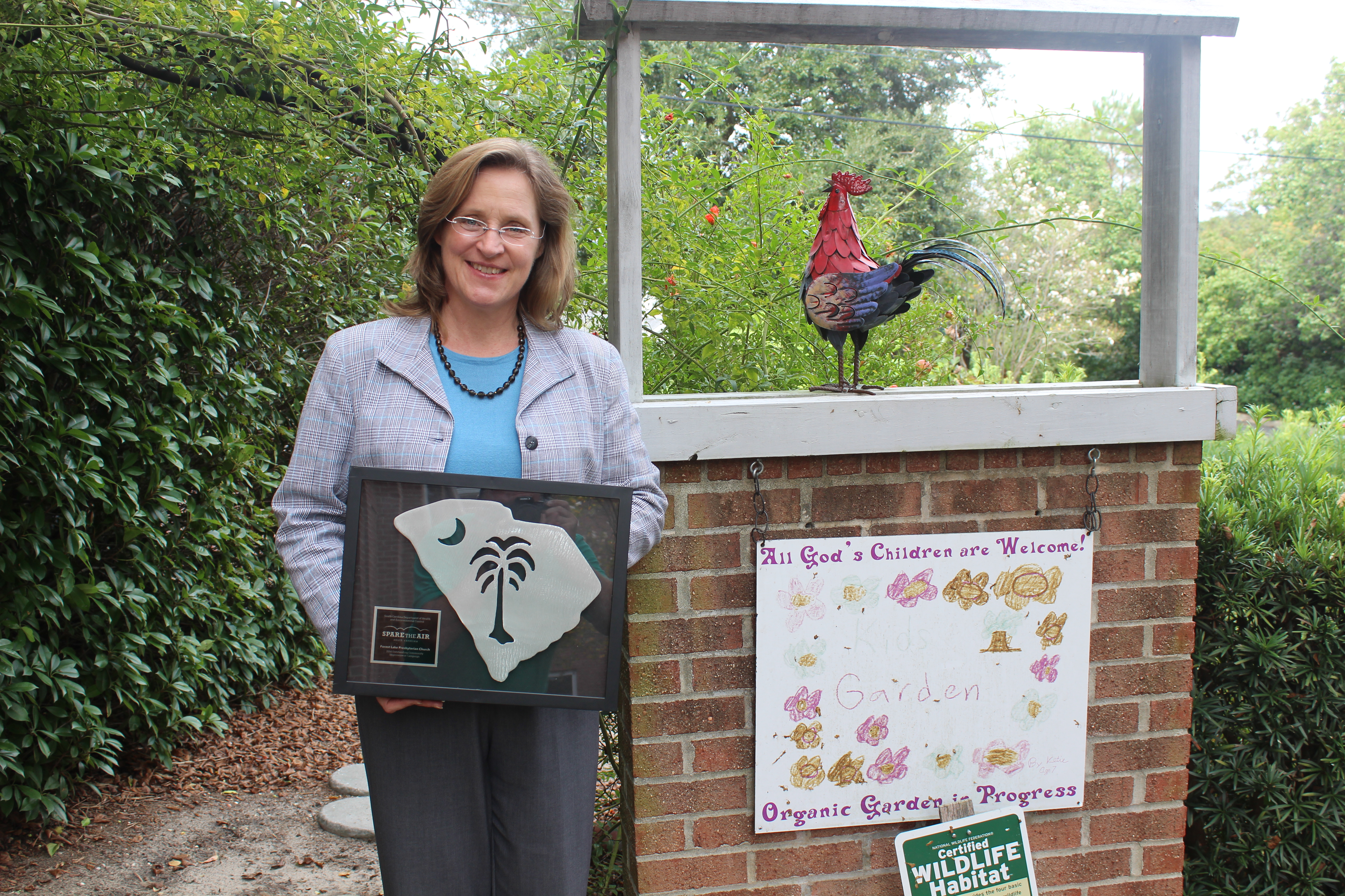women representing Forest Lake Presbyterian Church received Spare the Air Award for Outstanding community improvement campaign